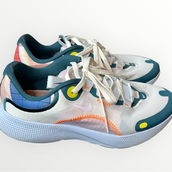 Nike React Escape Run Colorful Athletic Sneakers - Picture 1 of 12